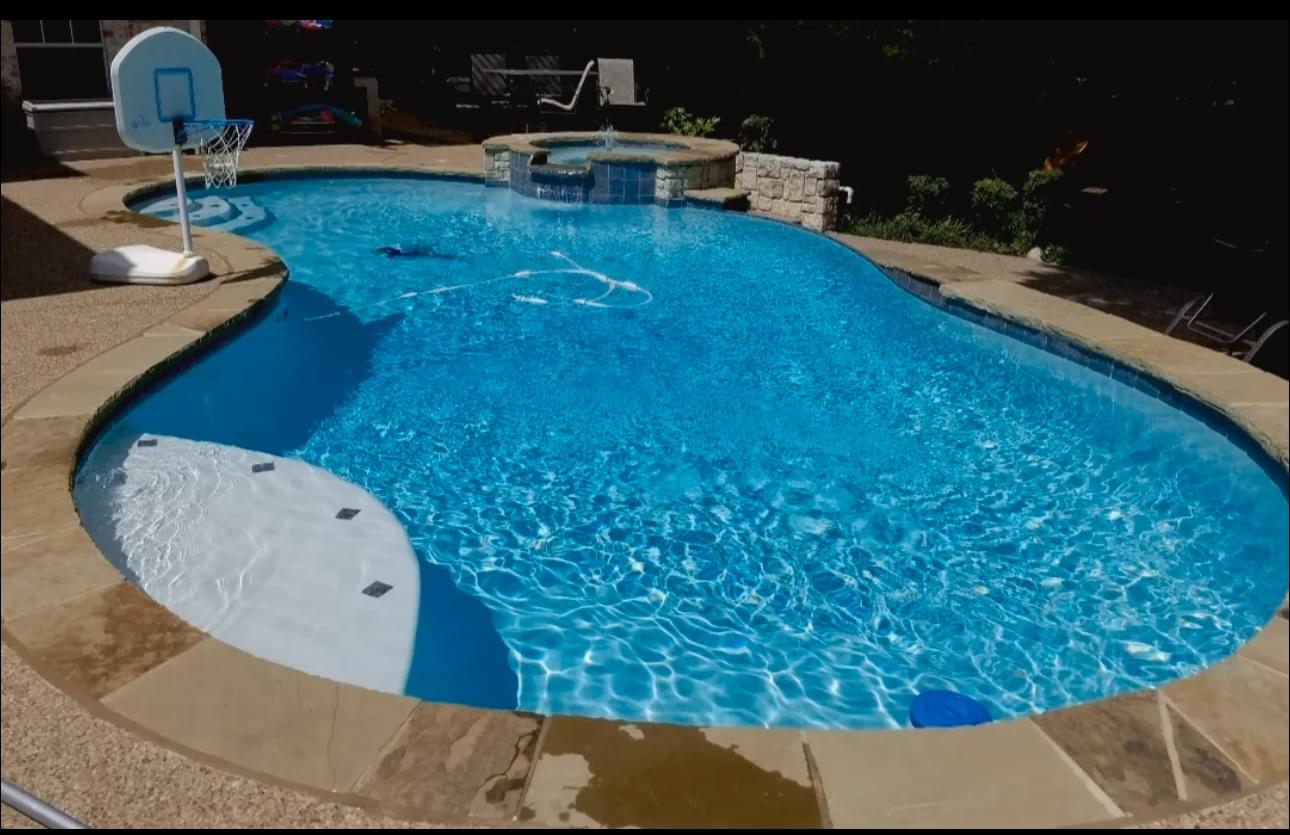 pool image center