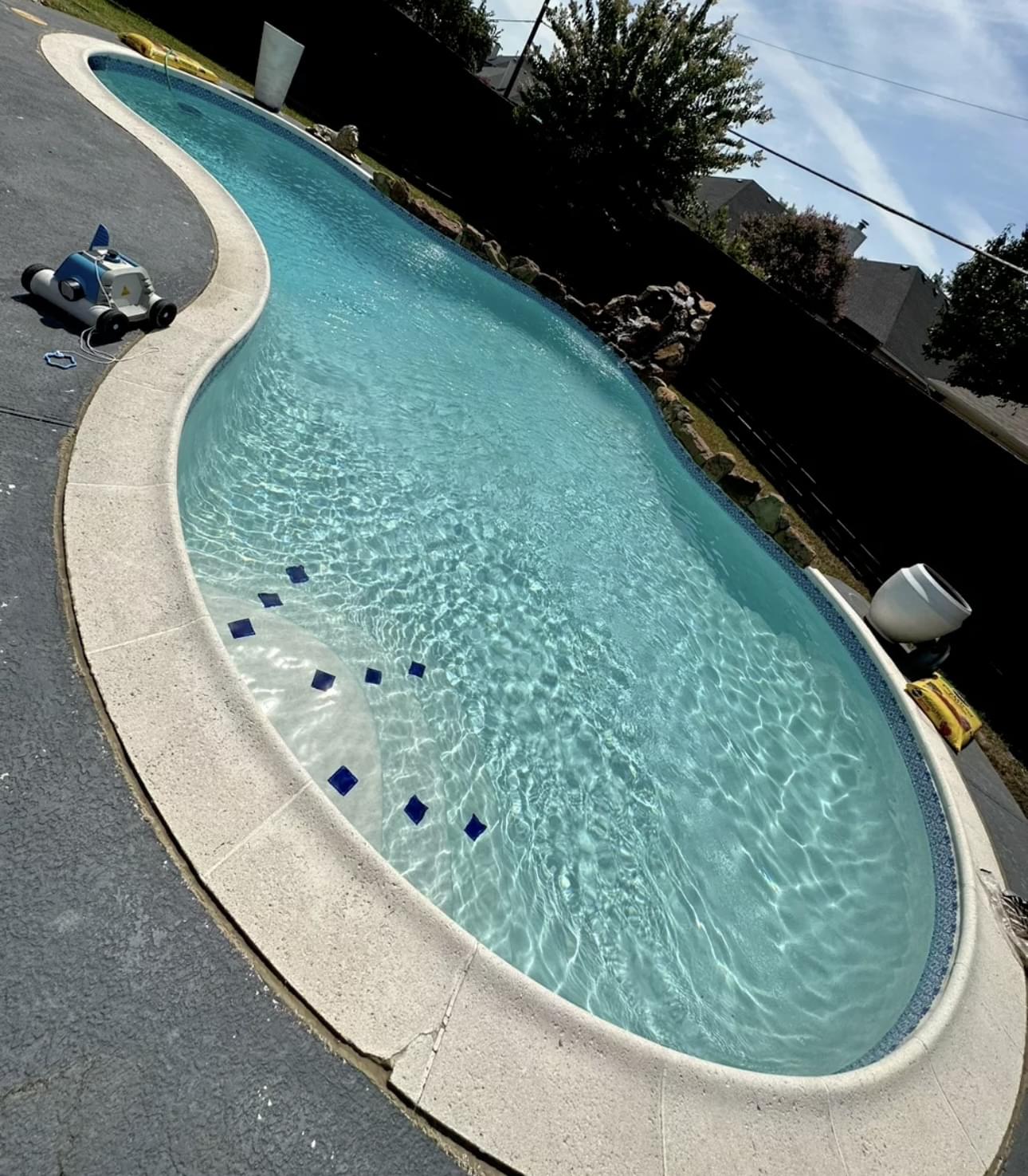 pool image left